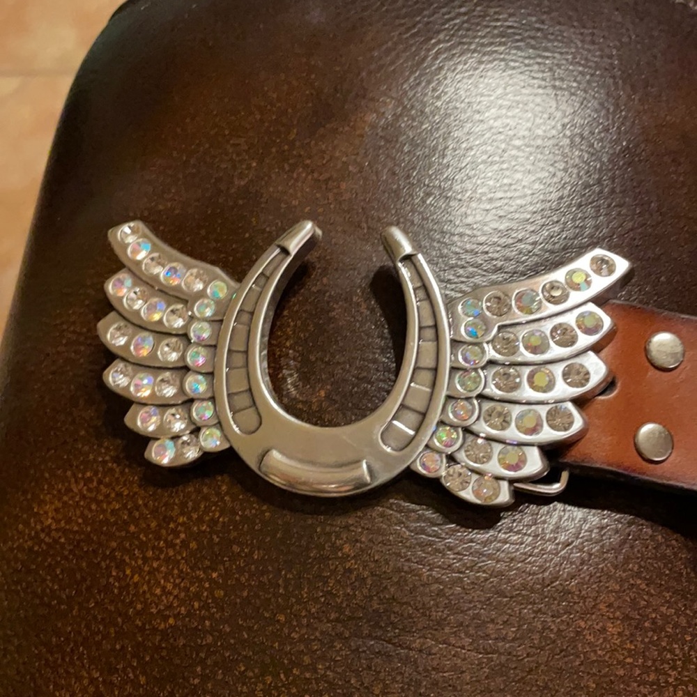 Belt with wings, hearts and rhinestones